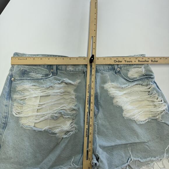 Good American Shorts Womens 16 Distressed Denim Frayed Hem Ripped GNISC206T1383 - Picture 6 of 8